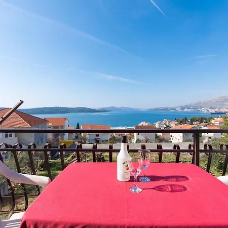 Apartment In Okrug Gornji 26579 Trogir